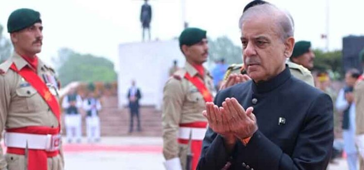 PM Shehbaz hoists national flag at Pakistan Monument on 14 August 2025