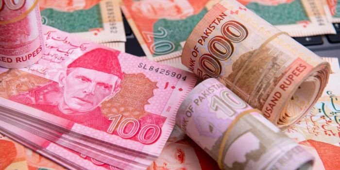 KP govt to deduct salaries for flood funding