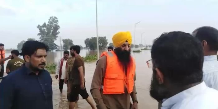 Pak Army rescues Sikh community members trapped in Daska floods after Indian water release drowns Punjab