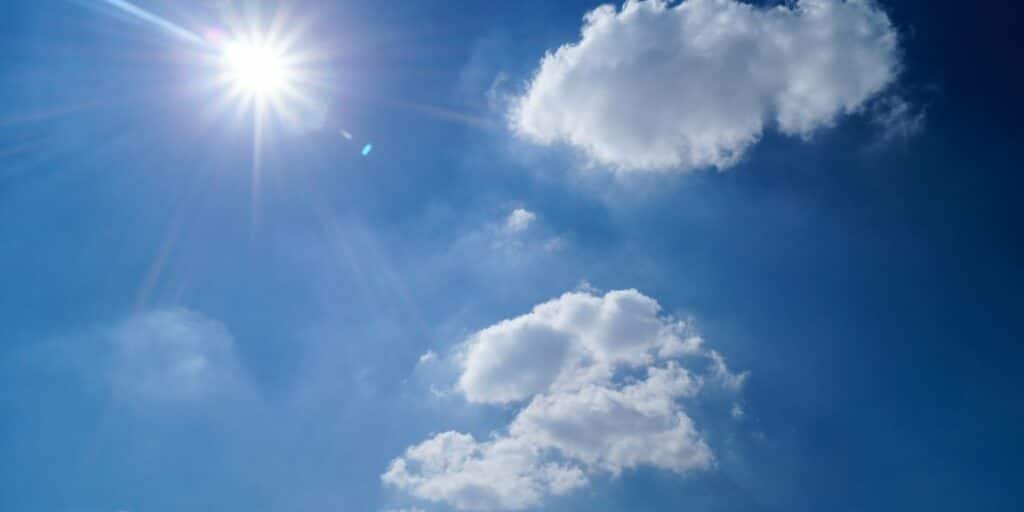 Pakistan weather update: hot, humid conditions to persist; rain, thunder likely in northern, hilly areas