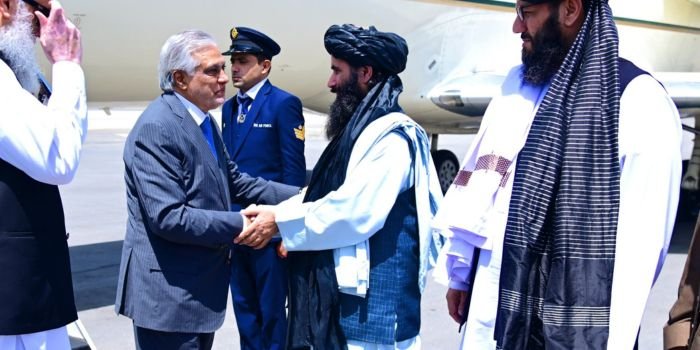 DPM Ishaq Dar Kabul