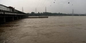 Yamuna water nears danger mark in Delhi