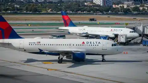 delta flight dl275 diverted lax