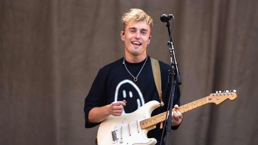 sam fender