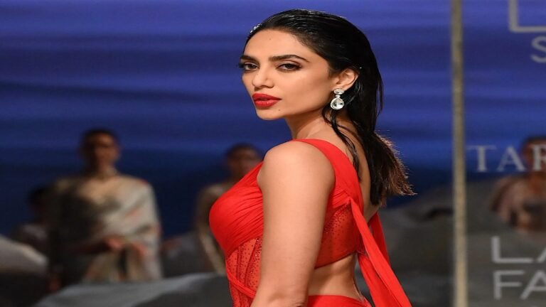 sobhita dhulipala