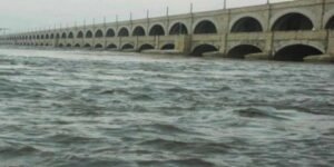 Indus water flow crosses 400,000 cusecs at Guddu Barrage