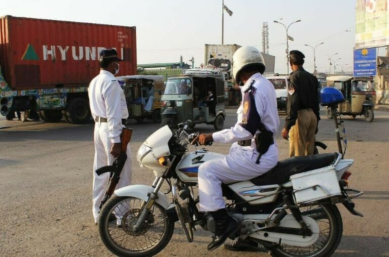 Karachi Traffic Police launches new app for immediate e-challan issuance