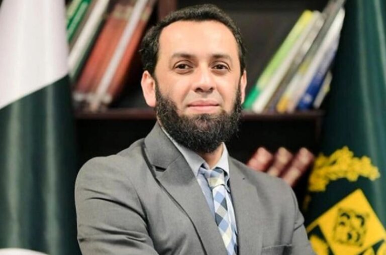 Pakistan-Afghanistan Talks in Istanbul End Without Progress, says Atta Tarar