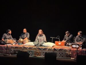 Sanam Marvi mesmerizes Paris audience with soulful performance