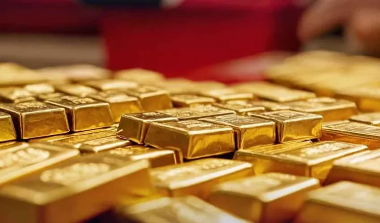 Gold Price sees record single-day drop in Pakistan