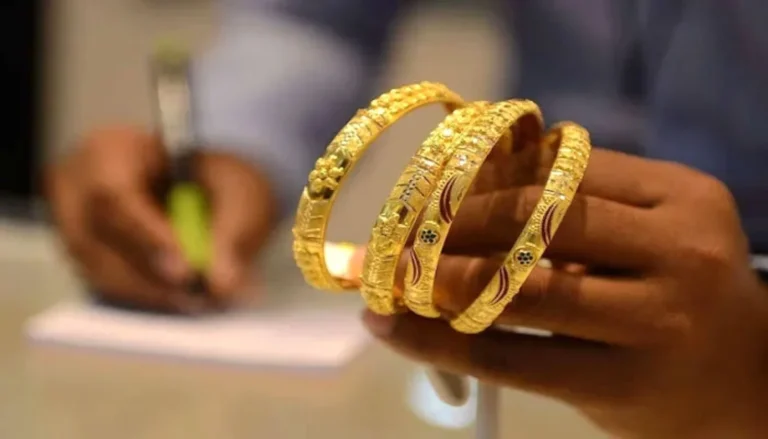 Increase in the price of gold by another thousand rupees