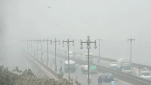 Karachi, Lahore choke as air pollution reaches dangerous levels