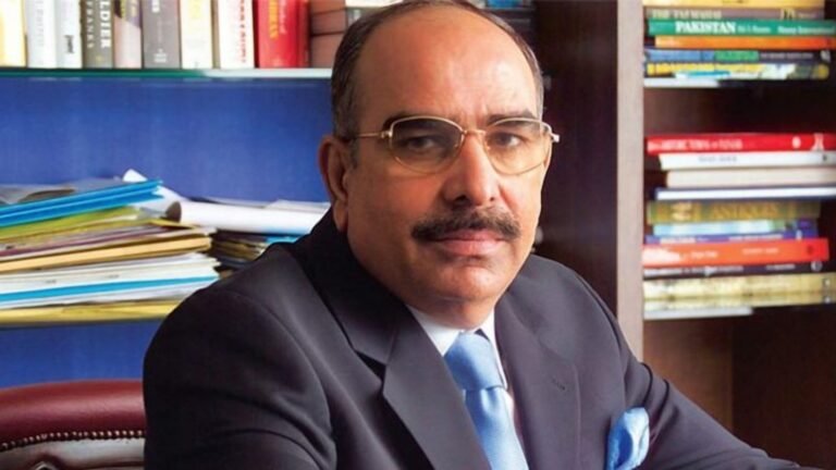 Malik Riaz lays atleast 40 employees from Nukta