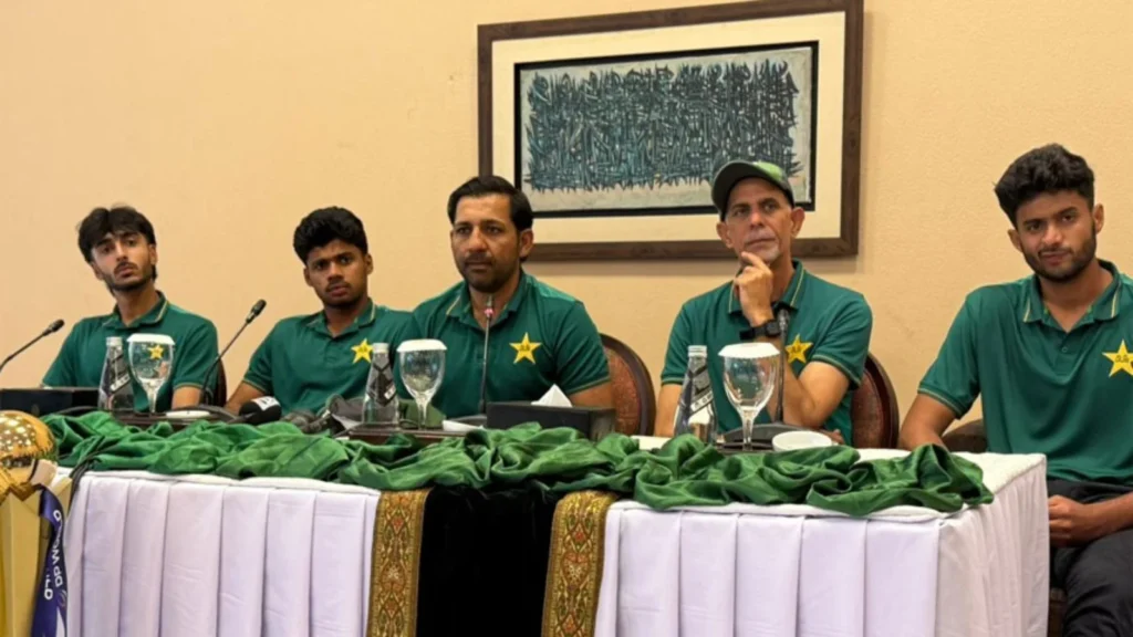 PM announces Rs10m award for U-19 team