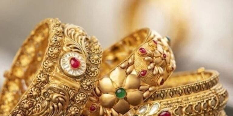 Gold prices drop in local and international markets