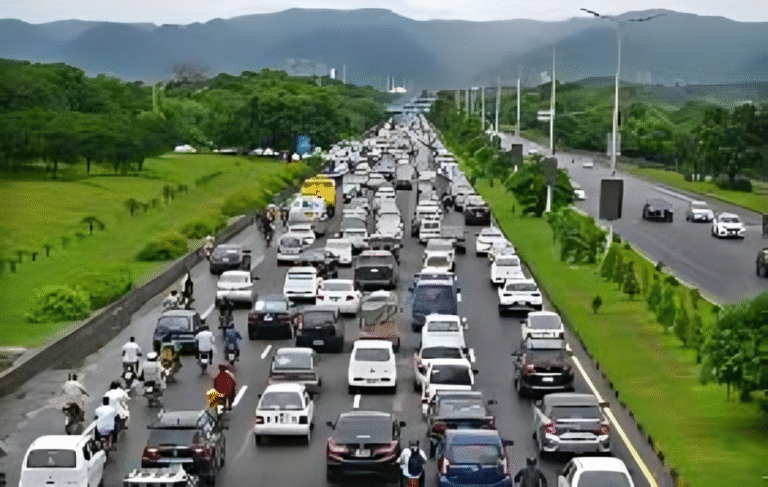 Authorities issue travel advisory for Islamabad commuters
