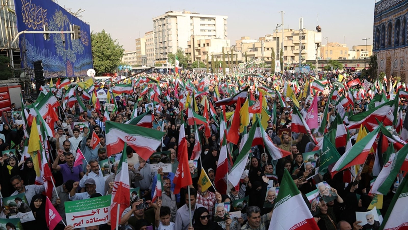 Iranians took to the streets