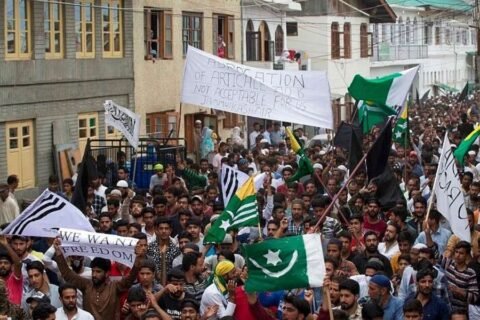 fresh protests and clashes in Srinagar