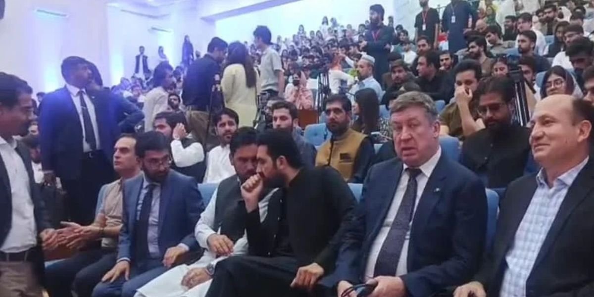 Female journalist insult at CM event in IM sciences