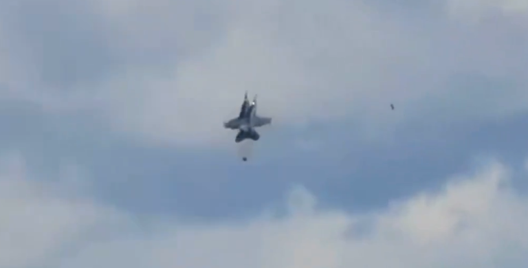 US Navy fighter jets