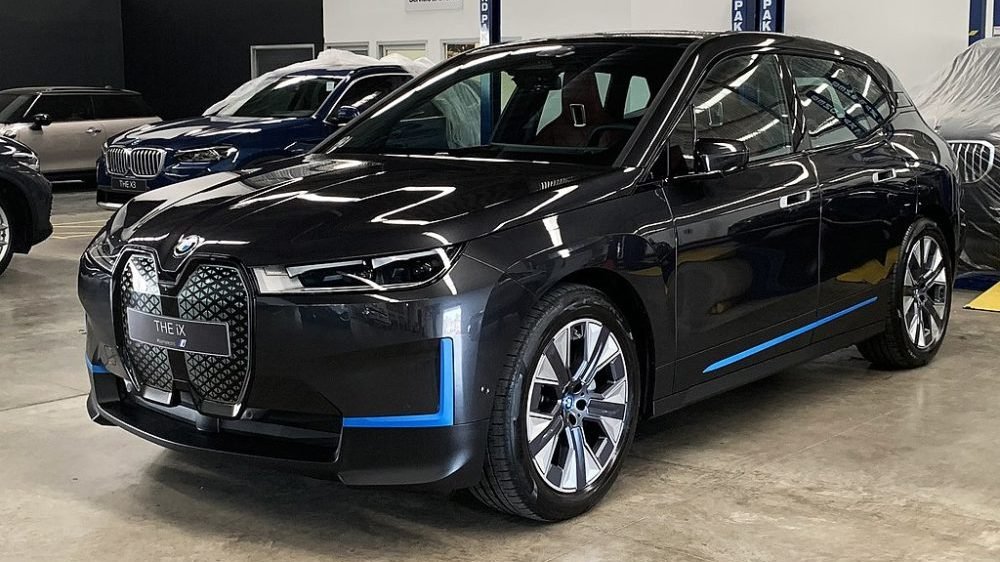 BMW Pakistan EV