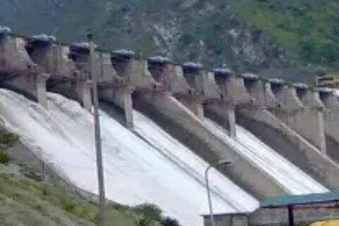India opens Salal Dam gates