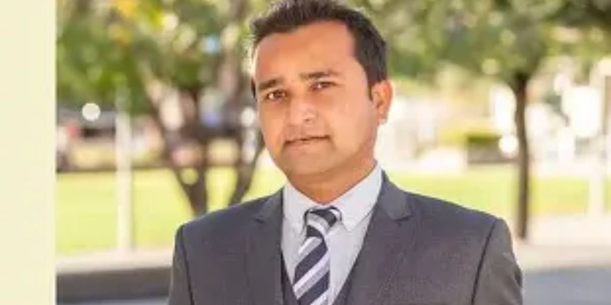 Senior journalist Fakhar Durrani