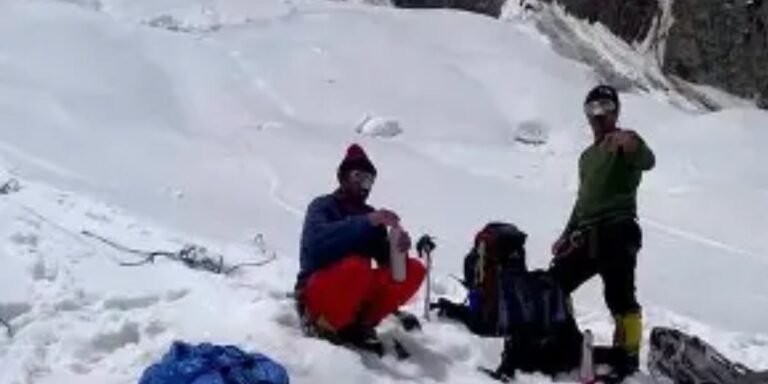 10 climbers missing after avalanche in Pakistan