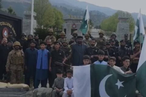 Swat community shows support for army, police during joint flag march