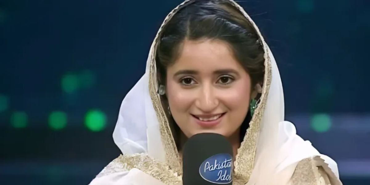 Hira Qaiser receive for winning Pakistan Idol