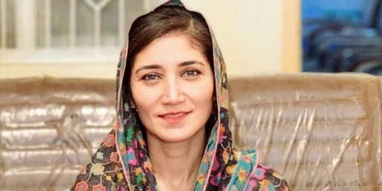 Meher Bano Qureshi seeks apology from Shafi Jan