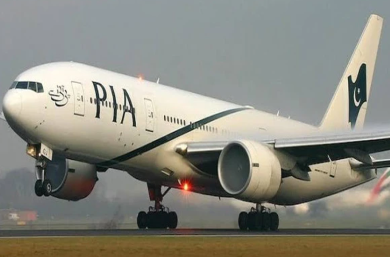 PIA passengers evacuated in Jeddah after engine f!re