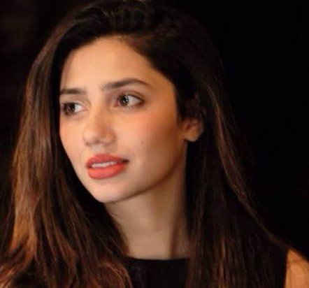 Mahira Khan’s unexpected fan moment wins hearts