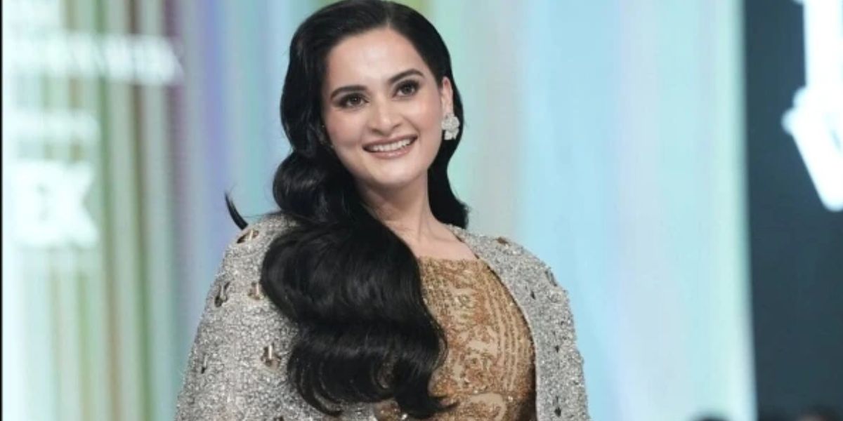 Pakistani actress Aiman Khan stuns fans with new look