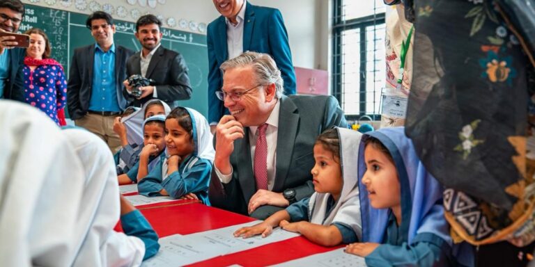 Sindh CM Approves Expansion of Education Foundation Schools